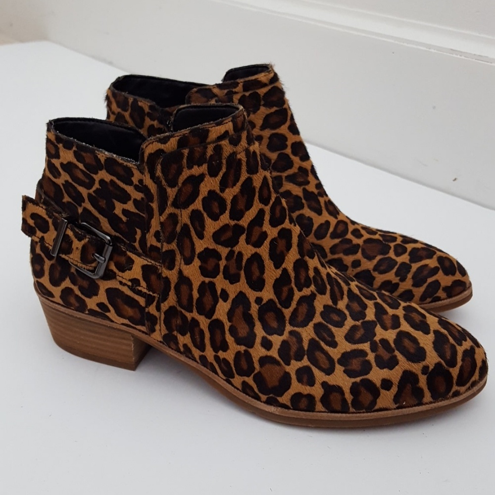 Gianni Bini Torloni Cheetah leather bootie 6.5 M
